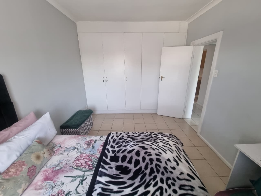 To Let 4 Bedroom Property for Rent in Claremont Western Cape